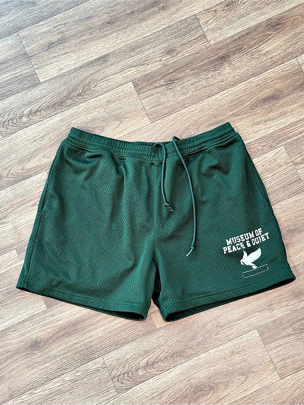 Like New Museum of Peace & Quiet Green Athletic Shorts Size Large Unisex